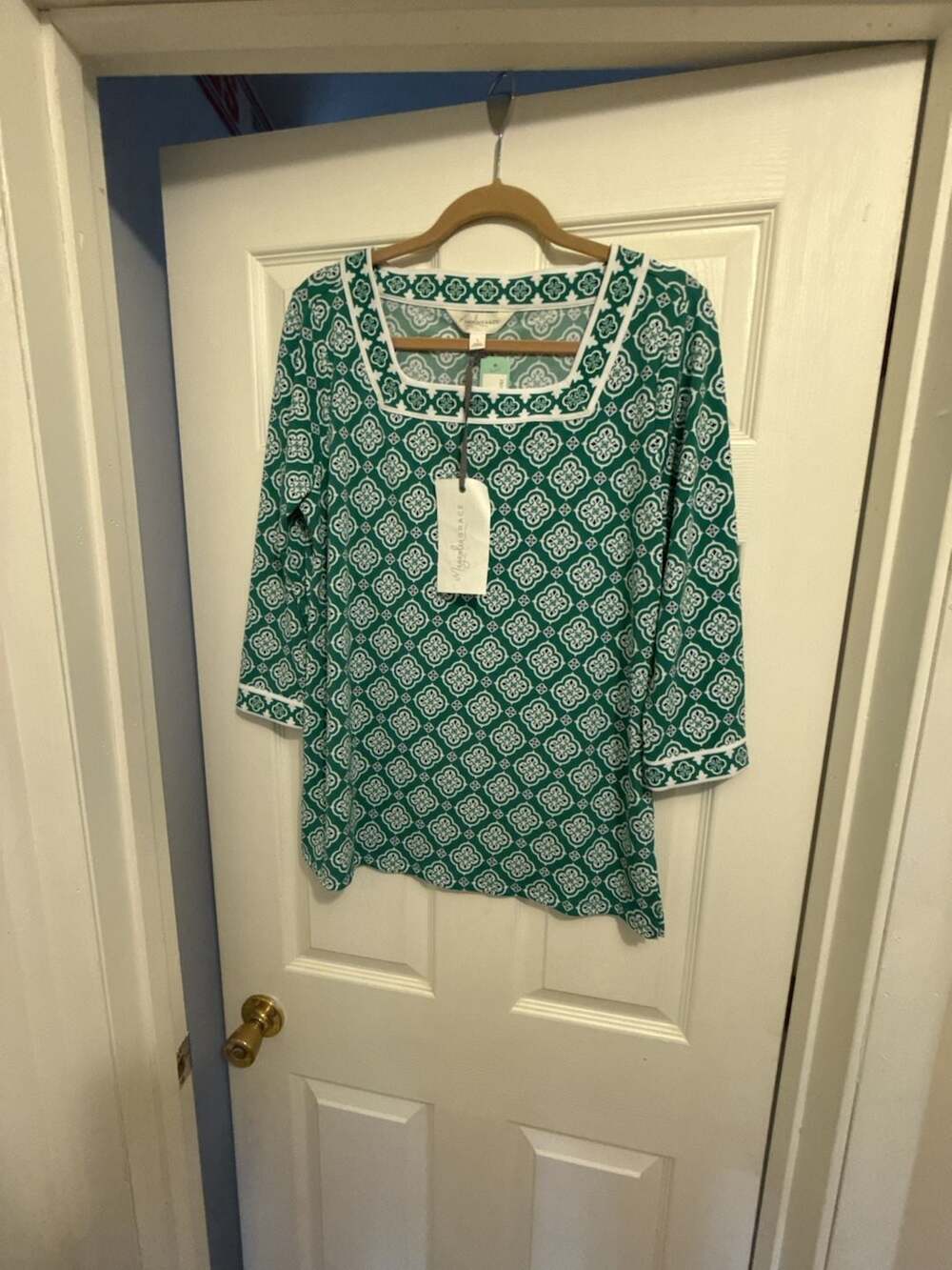 Magnolia Grace Green and White Geometric Print Square Neck 3/4 Sleeve Blouse
